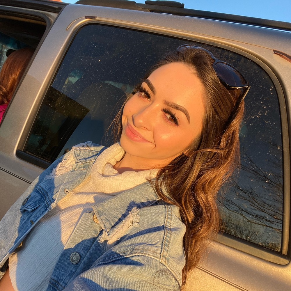 Meet your Posher, Alyssa